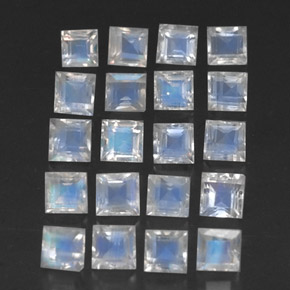 カラットの天然ブルー＆ホワイトレインボームーンストーン（3.1×3.1 mm・四角）