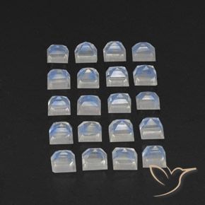 Shop natural 3.70ct 青みがかったホワイト レインボームーンストーン gems, 四角形, from インド at GemSelect. In stock, global shipping!