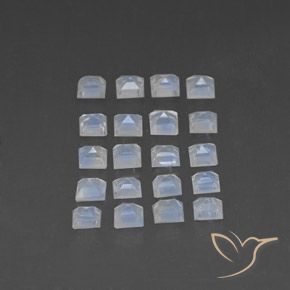 Shop natural 3.24ct 青みがかったホワイト レインボームーンストーン gems, 四角形, from スリランカ at GemSelect. In stock, global shipping!