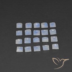 Shop natural 2.28ct 青みがかったホワイト レインボームーンストーン gems, 四角形, from スリランカ at GemSelect. In stock, global shipping!