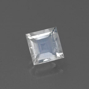 0.47カラットの天然ブルー＆ホワイトレインボームーンストーン（4.8×4.8 mm・四角）