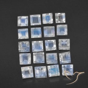 Shop natural 3.45ct 青みがかったホワイト レインボームーンストーン gems, 四角形, from スリランカ at GemSelect. In stock, global shipping!