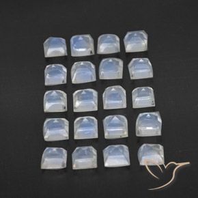 Shop natural 3.35ct 青みがかったホワイト レインボームーンストーン gems, 四角形, from スリランカ at GemSelect. In stock, global shipping!