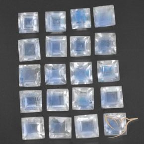 Shop natural 3.35ct 青みがかったホワイト レインボームーンストーン gems, 四角形, from スリランカ at GemSelect. In stock, global shipping!