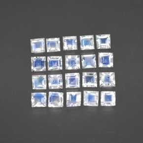 カラットの天然ブルー＆ホワイトレインボームーンストーン（3.1×3.1 mm・四角）