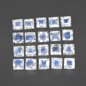 カラットの天然ブルー＆ホワイトレインボームーンストーン（3.1×3.1 mm・四角）