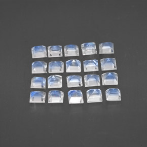 カラットの天然ブルー＆ホワイトレインボームーンストーン（3.1×3.1 mm・四角）