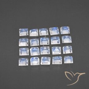 Shop natural 2.63ct 青みがかったホワイト レインボームーンストーン gems, 四角形, from インド at GemSelect. In stock, global shipping!