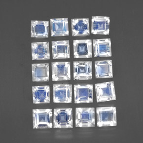 カラットの天然ブルー＆ホワイトレインボームーンストーン（3×3 mm・四角）