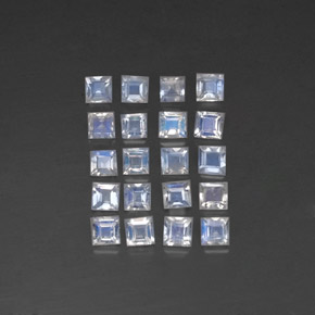 2.11カラットの天然ブルー＆ホワイトレインボームーンストーン（2.9×2.8 mm・四角）