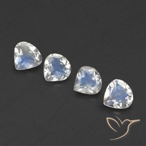 Shop natural 1.36ct 青みがかったホワイト レインボームーンストーン gems, 洋梨の形, from インド at GemSelect. In stock, global shipping!
