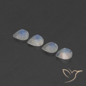 Shop natural 1.48ct 青みがかったホワイト レインボームーンストーン gems, 洋梨の形, from インド at GemSelect. In stock, global shipping!