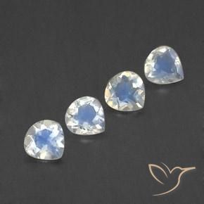 Shop natural 1.46ct 青みがかったホワイト レインボームーンストーン gems, 洋梨の形, from インド at GemSelect. In stock, global shipping!