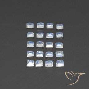 Shop natural 2.27ct 青みがかったホワイト レインボームーンストーン gems, 四角形, from インド at GemSelect. In stock, global shipping!