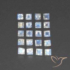 Shop natural 2.96ct 青みがかったホワイト レインボームーンストーン gems, 四角形, from インド at GemSelect. In stock, global shipping!