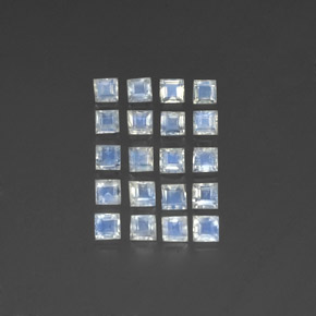 カラットの天然ブルー＆ホワイトレインボームーンストーン（3.1×3.1 mm・四角）