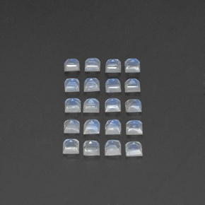カラットの天然ブルー＆ホワイトレインボームーンストーン（3.1×3.1 mm・四角）