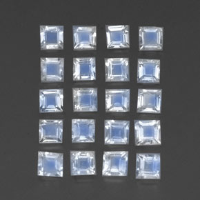 2.44カラットの天然ブルー＆ホワイトレインボームーンストーン（3×3 mm・透明）