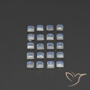 Shop natural 3.45ct 青みがかったホワイト レインボームーンストーン gems, 四角形, from インド at GemSelect. In stock, global shipping!