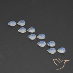 Shop natural 3.18ct 青みがかったホワイト レインボームーンストーン gems, 洋梨の形, from インド at GemSelect. In stock, global shipping!