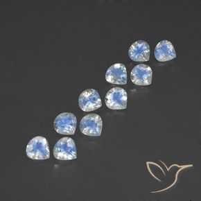 Shop natural 4.05ct 青みがかったホワイト レインボームーンストーン gems, 洋梨の形, from インド at GemSelect. In stock, global shipping!