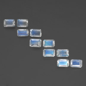 カラットの天然青みがかった白レインボームーンストーン（6×4 mm・エメラルドカット）