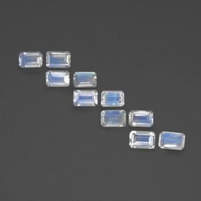 カラットの天然青みがかった白レインボームーンストーン（6×4 mm・エメラルドカット）