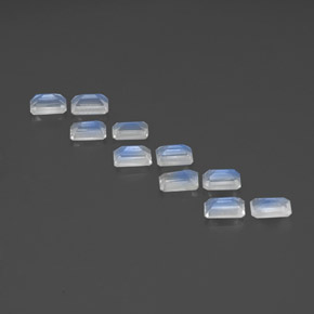 カラットの天然青みがかった白レインボームーンストーン（6×4 mm・エメラルドカット）