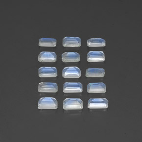 カラットの天然青みがかった白レインボームーンストーン（5×3.2 mm・エメラルドカット）
