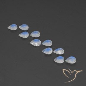 Shop natural 2.85ct 青みがかったホワイト レインボームーンストーン gems, 洋梨の形, from インド at GemSelect. In stock, global shipping!
