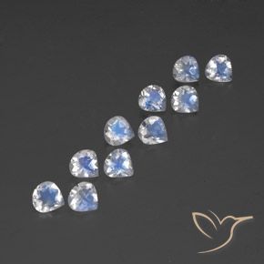 Shop natural 3.48ct 青みがかったホワイト レインボームーンストーン gems, 洋梨の形, from インド at GemSelect. In stock, global shipping!