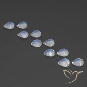 Shop natural 3.12ct 青みがかったホワイト レインボームーンストーン gems, 洋梨の形, from インド at GemSelect. In stock, global shipping!