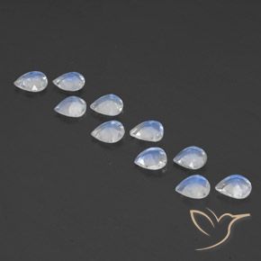 Shop natural 2.73ct 青みがかったホワイト レインボームーンストーン gems, 洋梨の形, from インド at GemSelect. In stock, global shipping!