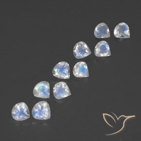 Shop natural 3.37ct 青みがかったホワイト レインボームーンストーン gems, 洋梨の形, from インド at GemSelect. In stock, global shipping!