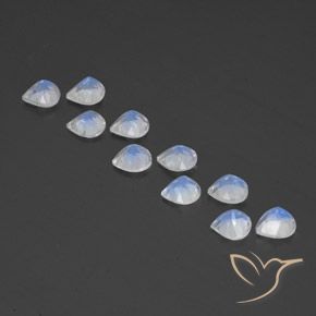 Shop natural 3.83ct 青みがかったホワイト レインボームーンストーン gems, 洋梨の形, from インド at GemSelect. In stock, global shipping!