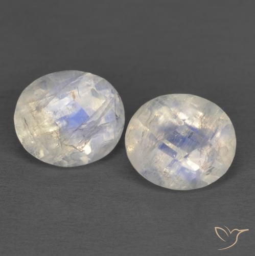 Shop natural 2.43ct 青みがかったホワイト レインボームーンストーン gems, 楕円形, from インド at GemSelect. In stock, global shipping!