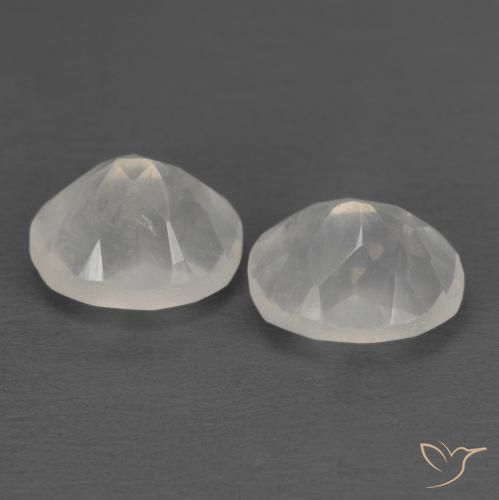 Shop natural 2.30ct 青みがかったホワイト レインボームーンストーン gems, 楕円形, from インド at GemSelect. In stock, global shipping!