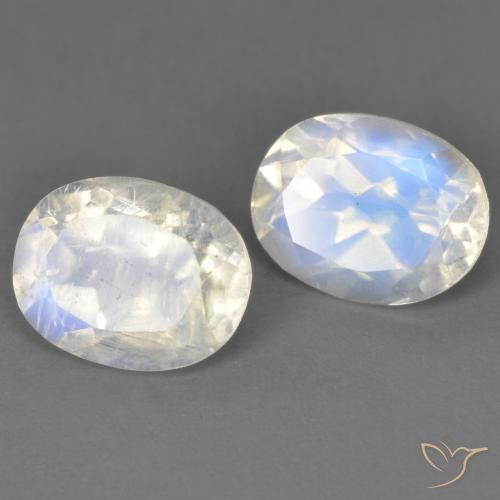 Shop natural 3.87ct 青みがかったホワイト レインボームーンストーン gems, 楕円形, from アメリカ at GemSelect. In stock, global shipping!