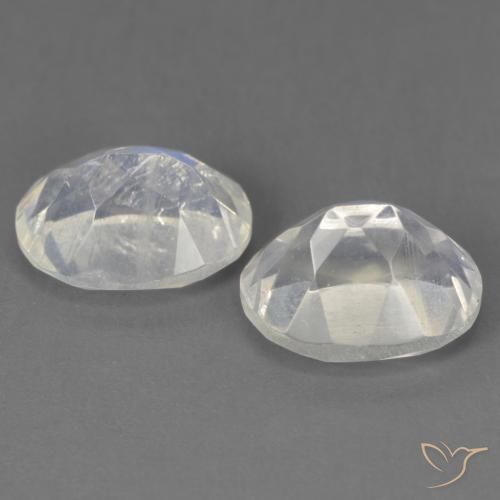 Shop natural 3.87ct 青みがかったホワイト レインボームーンストーン gems, 楕円形, from アメリカ at GemSelect. In stock, global shipping!