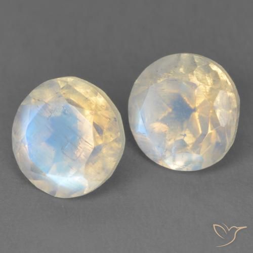 Shop natural 3.03ct 青みがかったホワイト レインボームーンストーン gems, ラウンド, from アメリカ at GemSelect. In stock, global shipping!