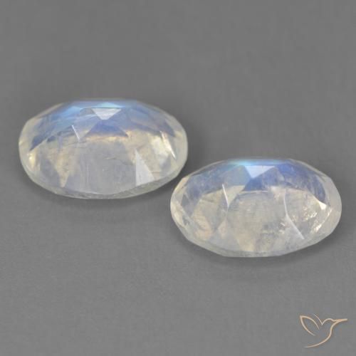 Shop natural 3.10ct 青みがかったホワイト レインボームーンストーン gems, 楕円形, from アメリカ at GemSelect. In stock, global shipping!