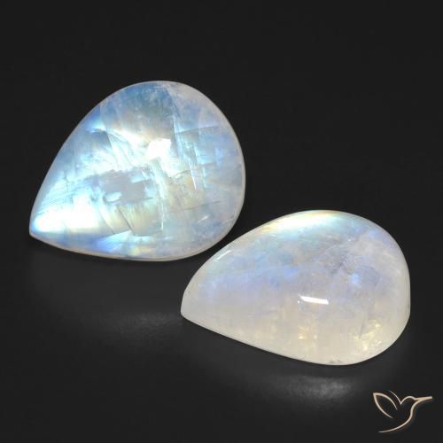 Shop natural 20.52ct 青みがかったホワイト レインボームーンストーン gems, 洋梨の形, from アメリカ at GemSelect. In stock, global shipping!