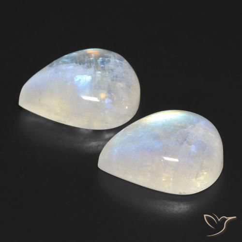 Shop natural 20.52ct 青みがかったホワイト レインボームーンストーン gems, 洋梨の形, from アメリカ at GemSelect. In stock, global shipping!
