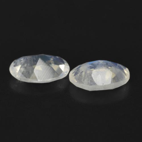 Shop natural 1.11ct 青みがかったホワイト レインボームーンストーン gems, 楕円形, from アメリカ at GemSelect. In stock, global shipping!
