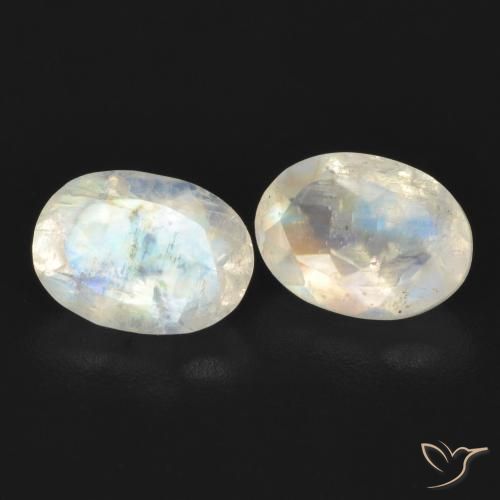 Shop natural 1.67ct 青みがかったホワイト レインボームーンストーン gems, 楕円形, from アメリカ at GemSelect. In stock, global shipping!