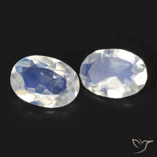 Shop natural 1.23ct 青みがかったホワイト レインボームーンストーン gems, 楕円形, from アメリカ at GemSelect. In stock, global shipping!