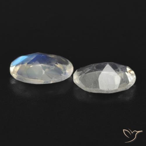 Shop natural 1.23ct 青みがかったホワイト レインボームーンストーン gems, 楕円形, from アメリカ at GemSelect. In stock, global shipping!