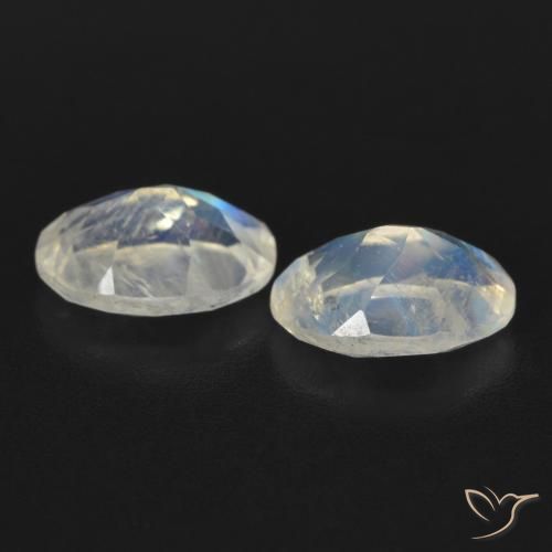 Shop natural 1.56ct 青みがかったホワイト レインボームーンストーン gems, 楕円形, from アメリカ at GemSelect. In stock, global shipping!