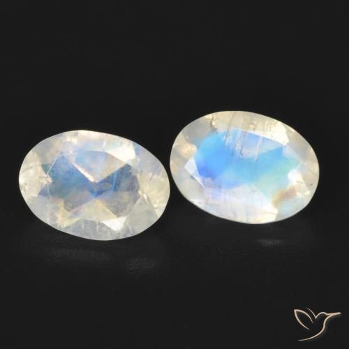 Shop natural 1.48ct 青みがかったホワイト レインボームーンストーン gems, 楕円形, from アメリカ at GemSelect. In stock, global shipping!