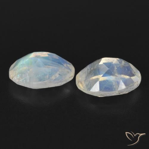 Shop natural 1.71ct 青みがかったホワイト レインボームーンストーン gems, 楕円形, from アメリカ at GemSelect. In stock, global shipping!
